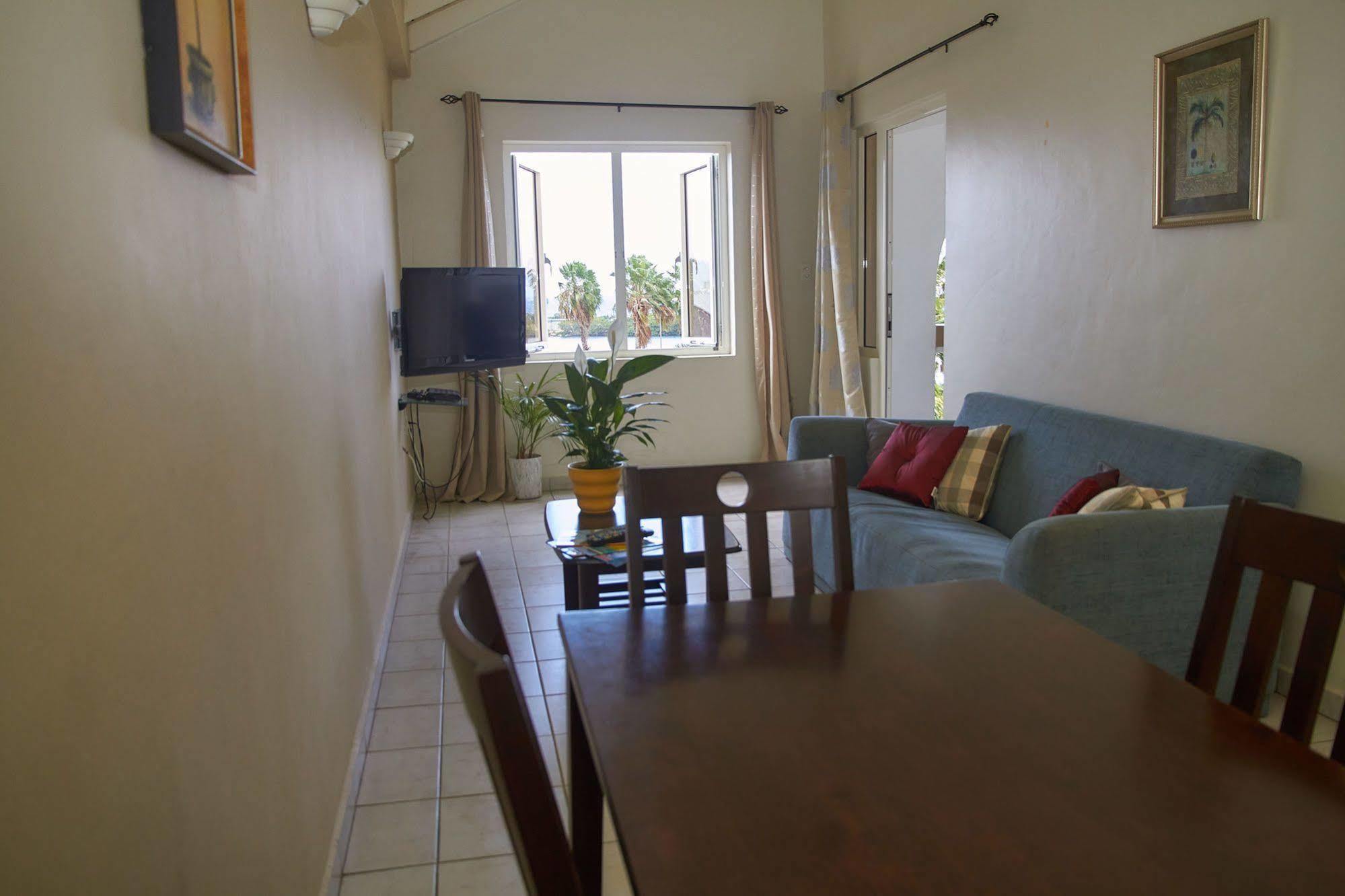 Piscadera Seaview Apartments Вилемстад Екстериор снимка