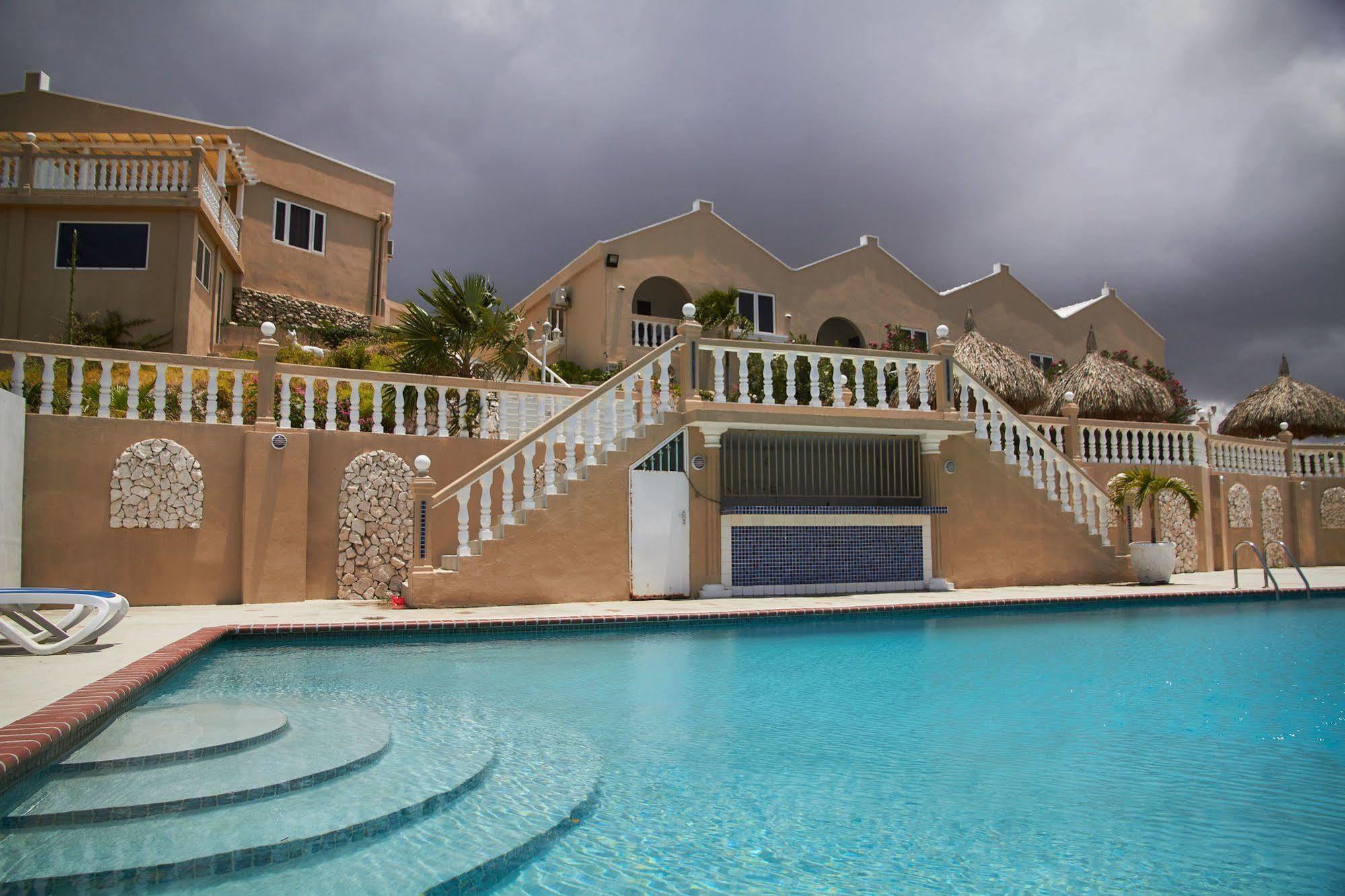 Piscadera Seaview Apartments Вилемстад Екстериор снимка